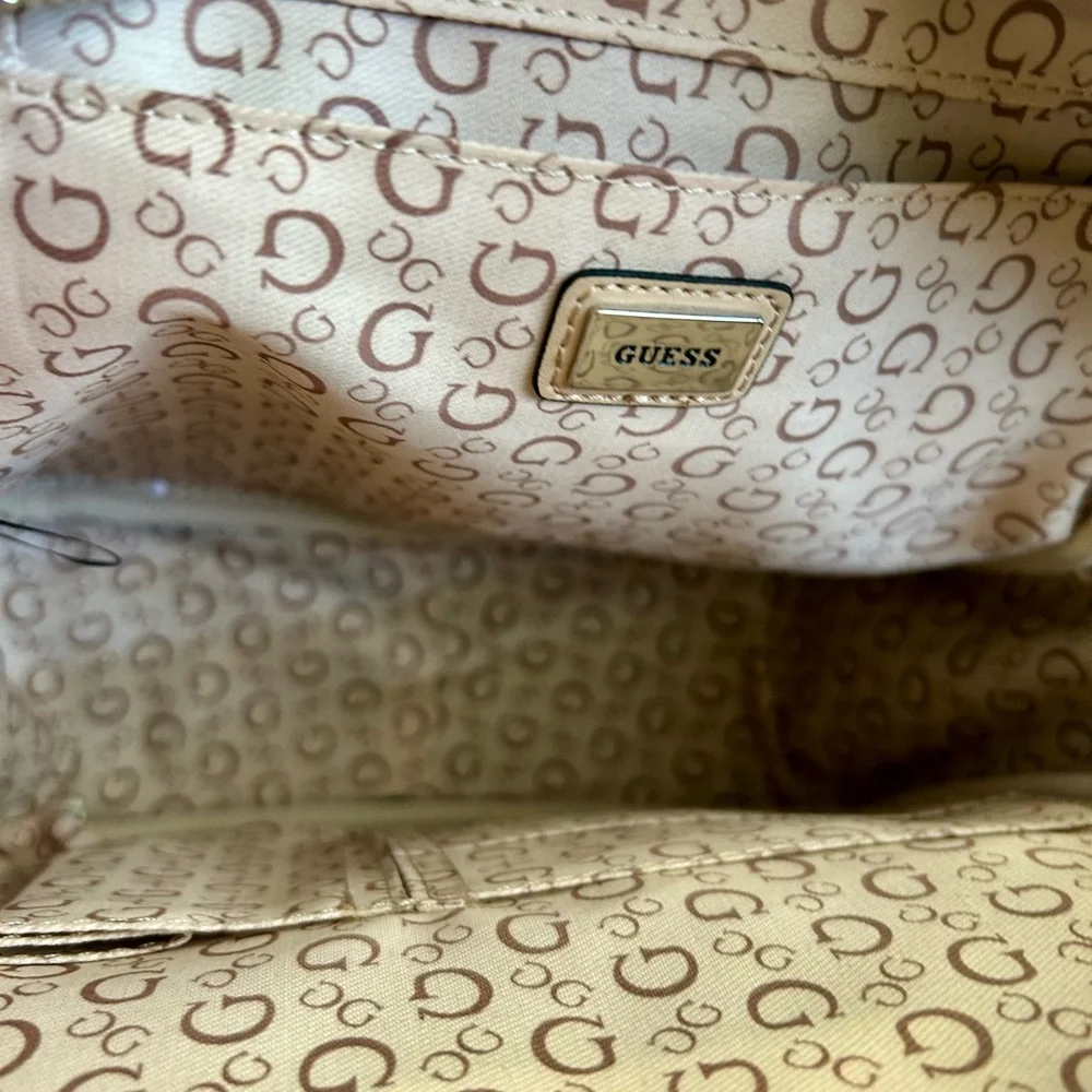 GUESS Black & Gray Monogram Backpack – Logo Print – Medium Size - Picture 3 of 4